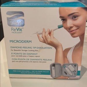 Silk’n ReVit microderm.
